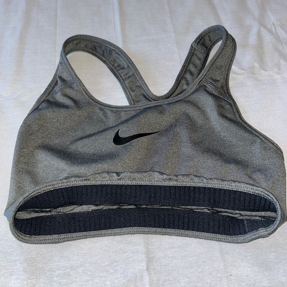 Small gray nike sports bra - Picture 4 of 4